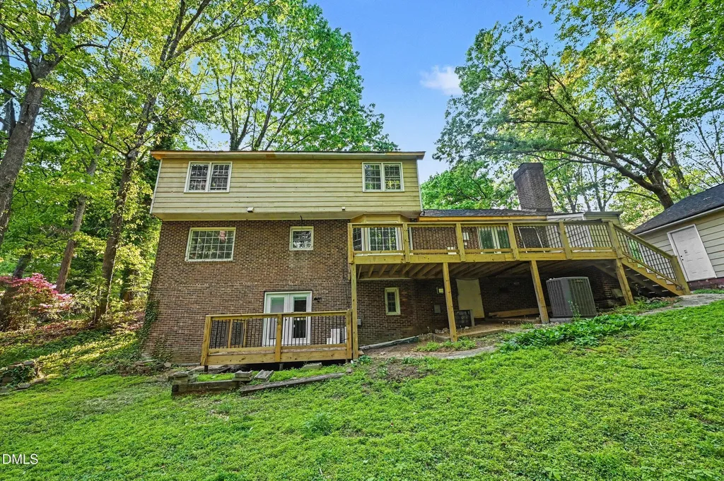 8700 Cliff Top Court Raleigh NC 27613