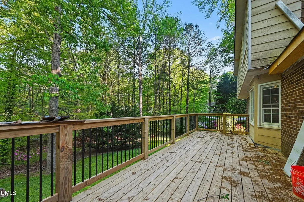8700 Cliff Top Court Raleigh NC 27613