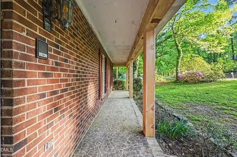 8700 Cliff Top Court Raleigh NC 27613