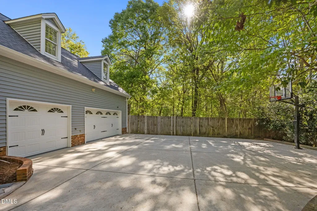 8728 Drew Lane Chapel Hill NC 27516
