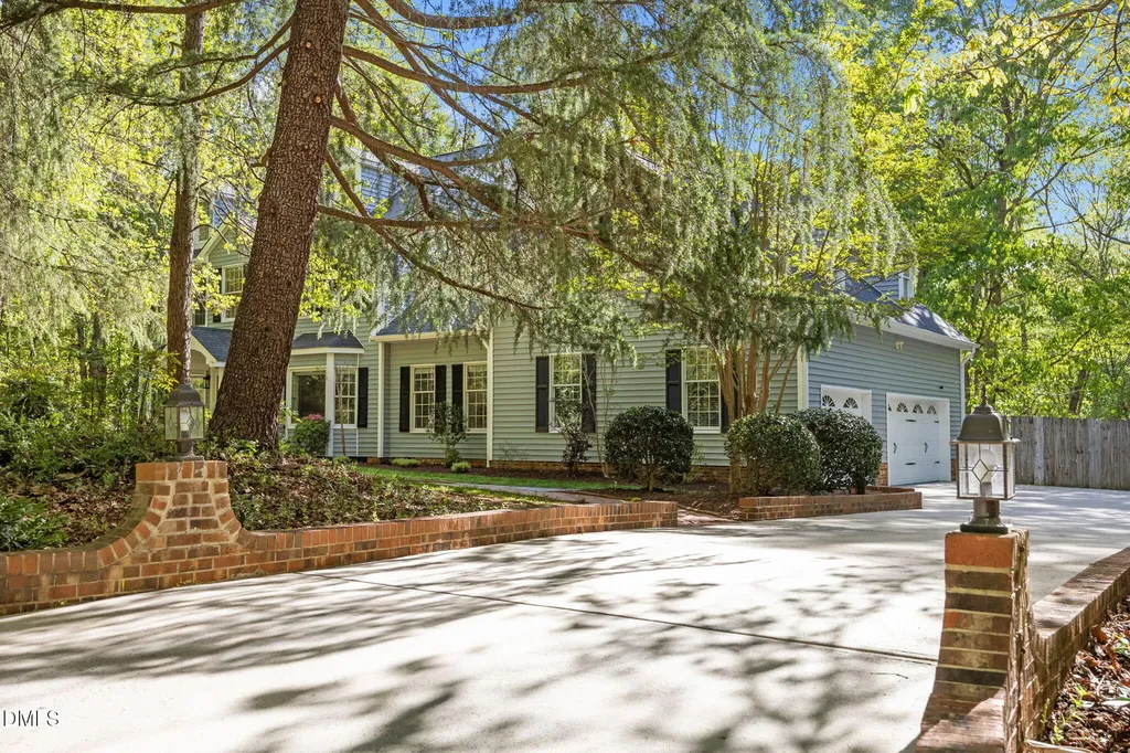 8728 Drew Lane Chapel Hill NC 27516