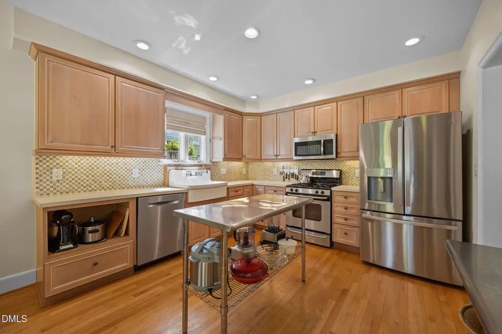 1712 Arlington Street Raleigh NC 27608