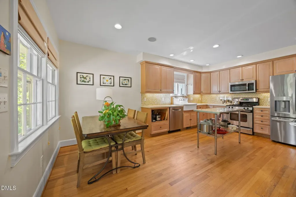 1712 Arlington Street Raleigh NC 27608