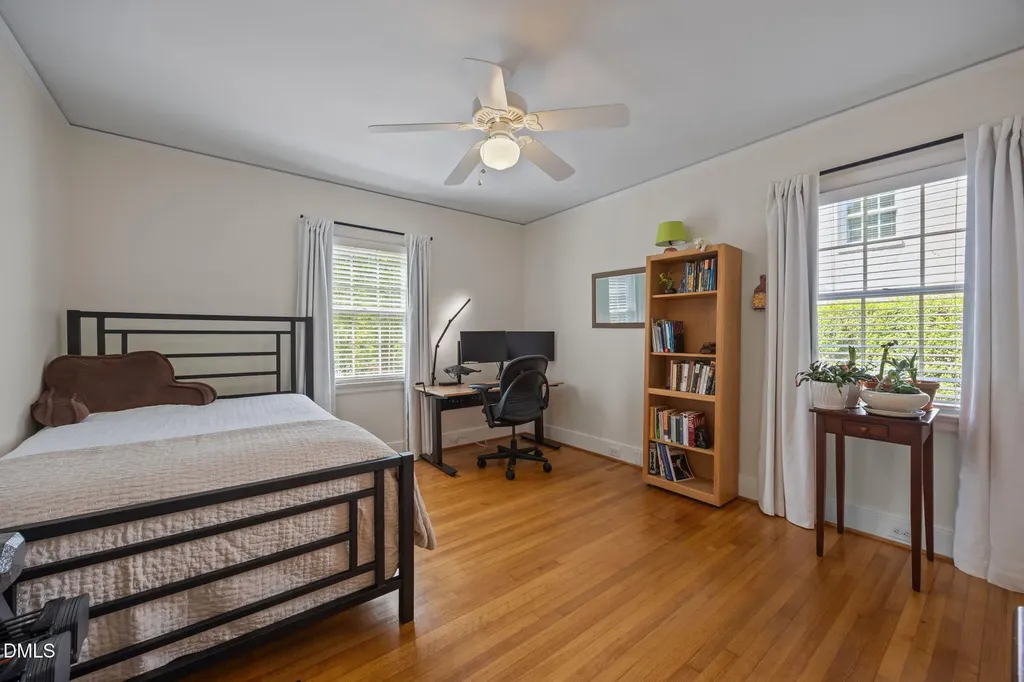 1712 Arlington Street Raleigh NC 27608