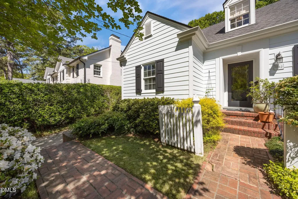 1712 Arlington Street Raleigh NC 27608