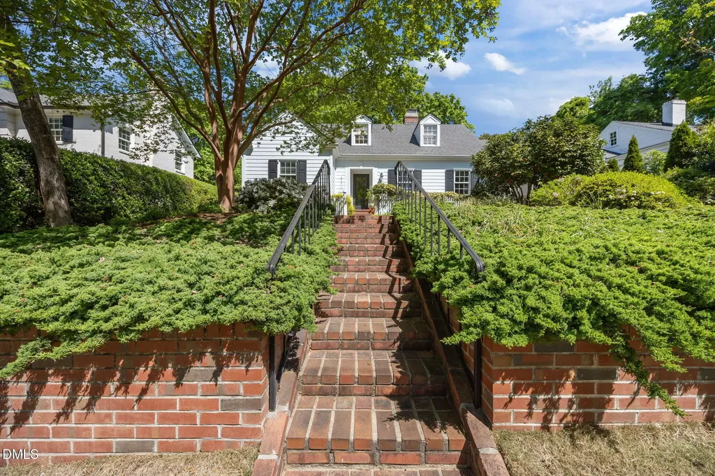 1712 Arlington Street Raleigh NC 27608