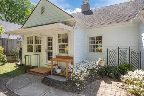 1712 Arlington Street Raleigh NC 27608