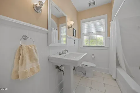 1712 Arlington Street Raleigh NC 27608