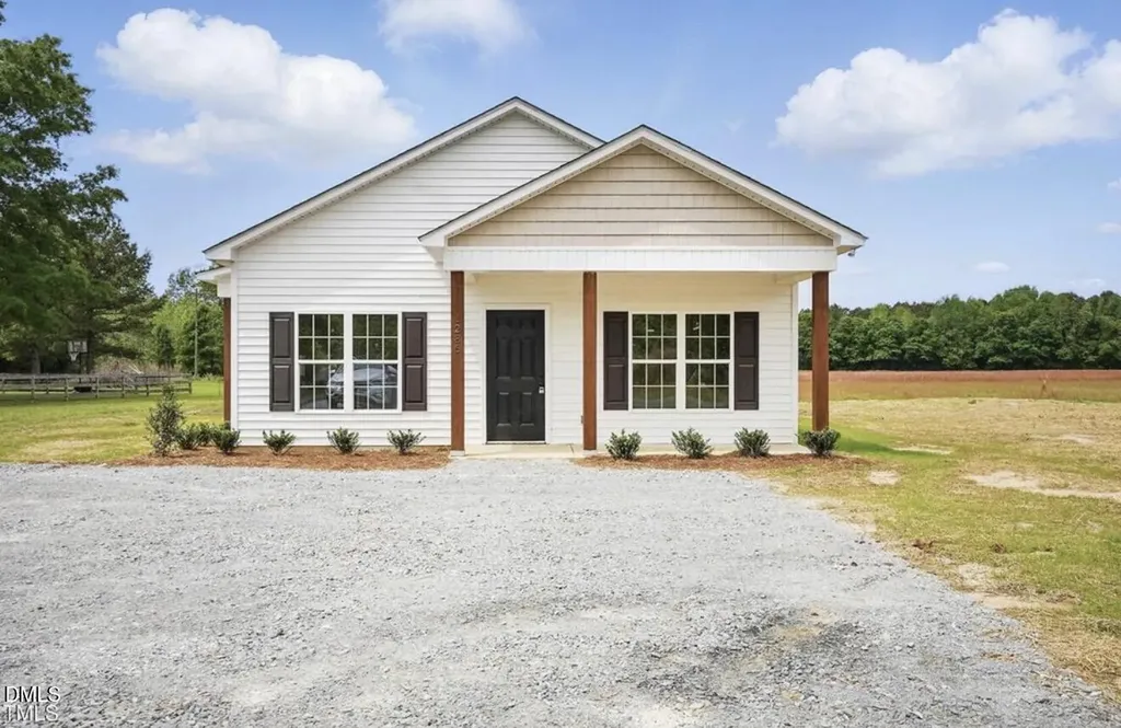 1178 W Blackman Road Dunn NC 28334
