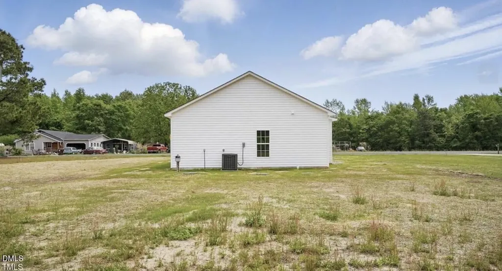 1178 W Blackman Road Dunn NC 28334