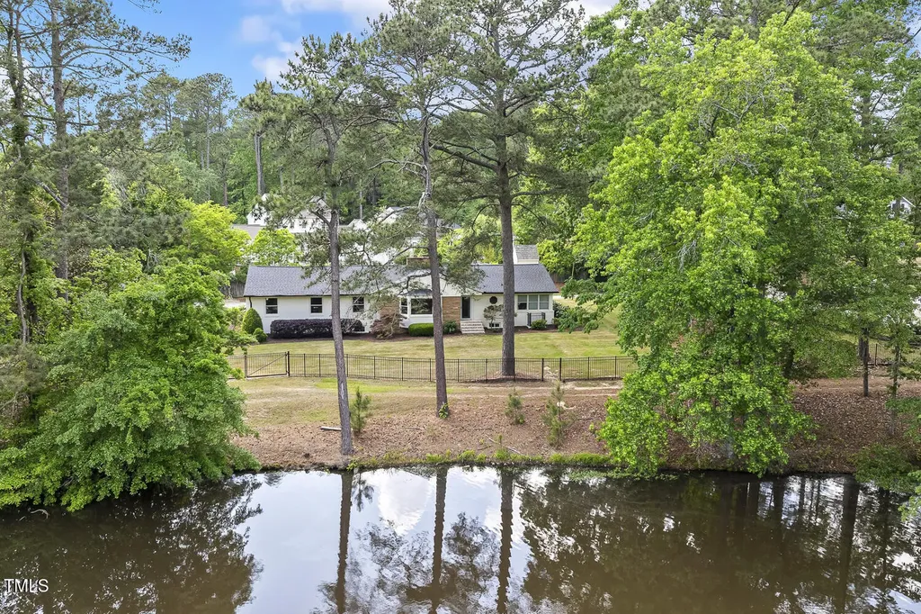 100 W Lakeside Drive Fuquay Varina NC 27526