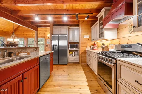 635 Acorn Nvno Zionville NC 28698