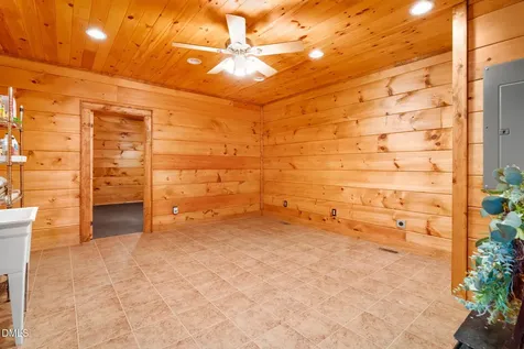 635 Acorn Nvno Zionville NC 28698