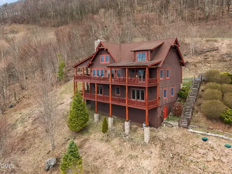 635 Acorn Nvno Zionville NC 28698