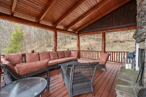 635 Acorn Nvno Zionville NC 28698