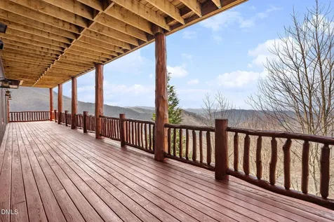 635 Acorn Nvno Zionville NC 28698