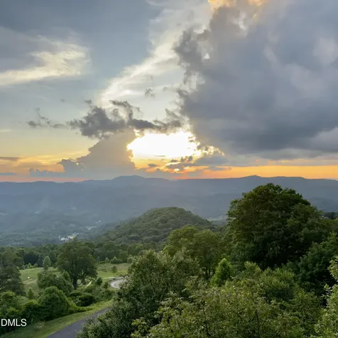 635 Acorn Nvno Zionville NC 28698
