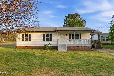 945 Old School Road Four Oaks NC 27524