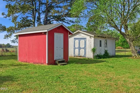 945 Old School Road Four Oaks NC 27524
