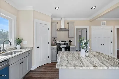 402 Poplar Street Graham NC 27253