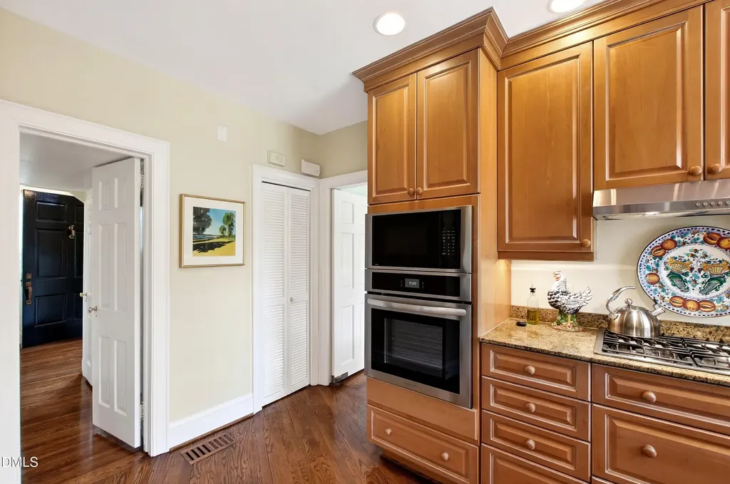223 Hillcrest Circle Chapel Hill NC 27514