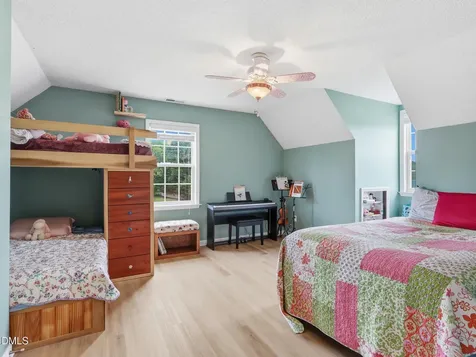 20 Blairwood Drive Fuquay Varina NC 27526