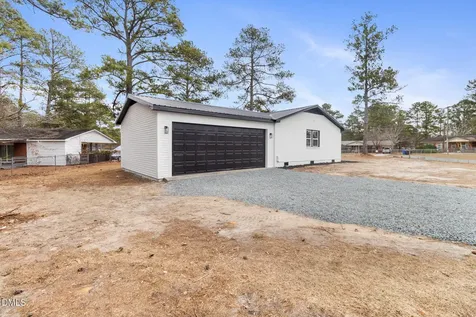 804 NW Lakecrest Drive Fayetteville NC 28301
