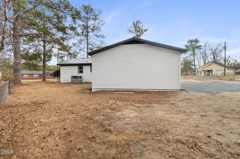 804 NW Lakecrest Drive Fayetteville NC 28301