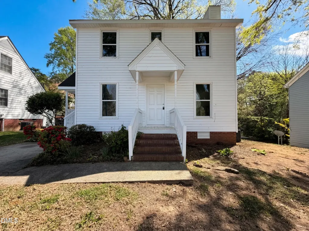 5236 Turf Grass Court Raleigh NC 27610
