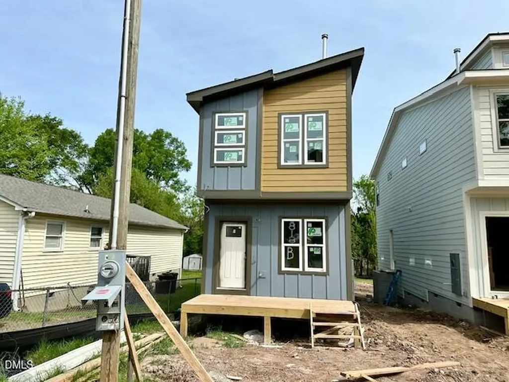 818B Carter Avenue Durham NC 27703