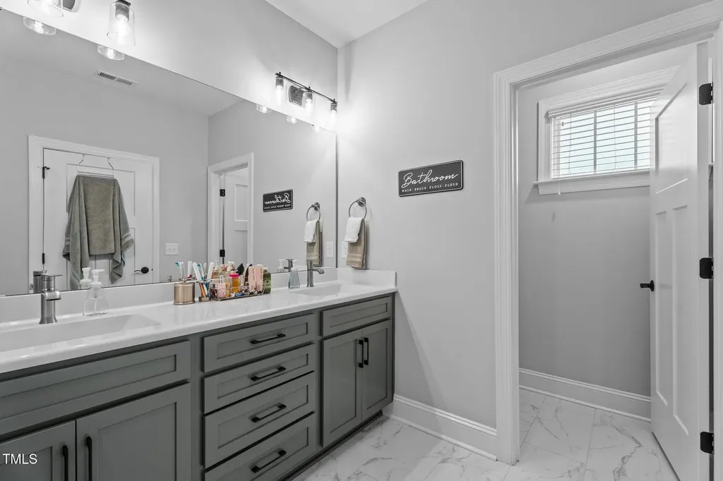 33 Davidson Street Clayton NC 27527