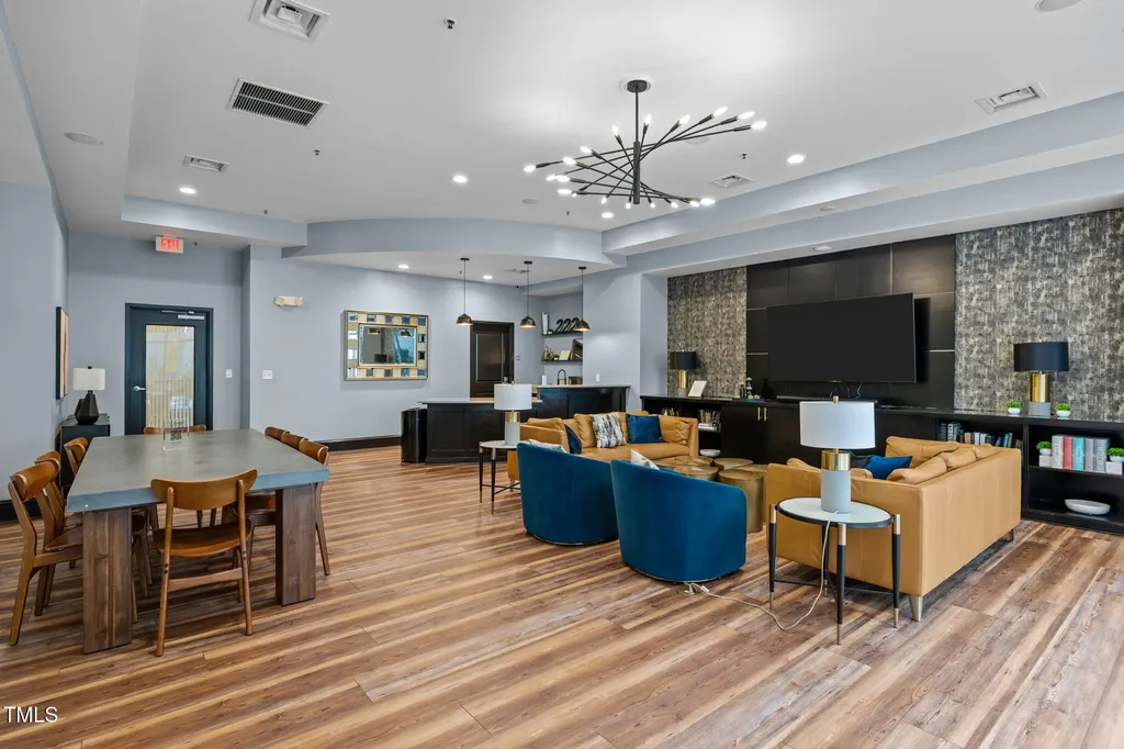 222 Glenwood Avenue Raleigh NC 27603