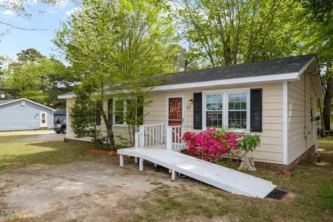 122 E Judd Street Zebulon NC 27597