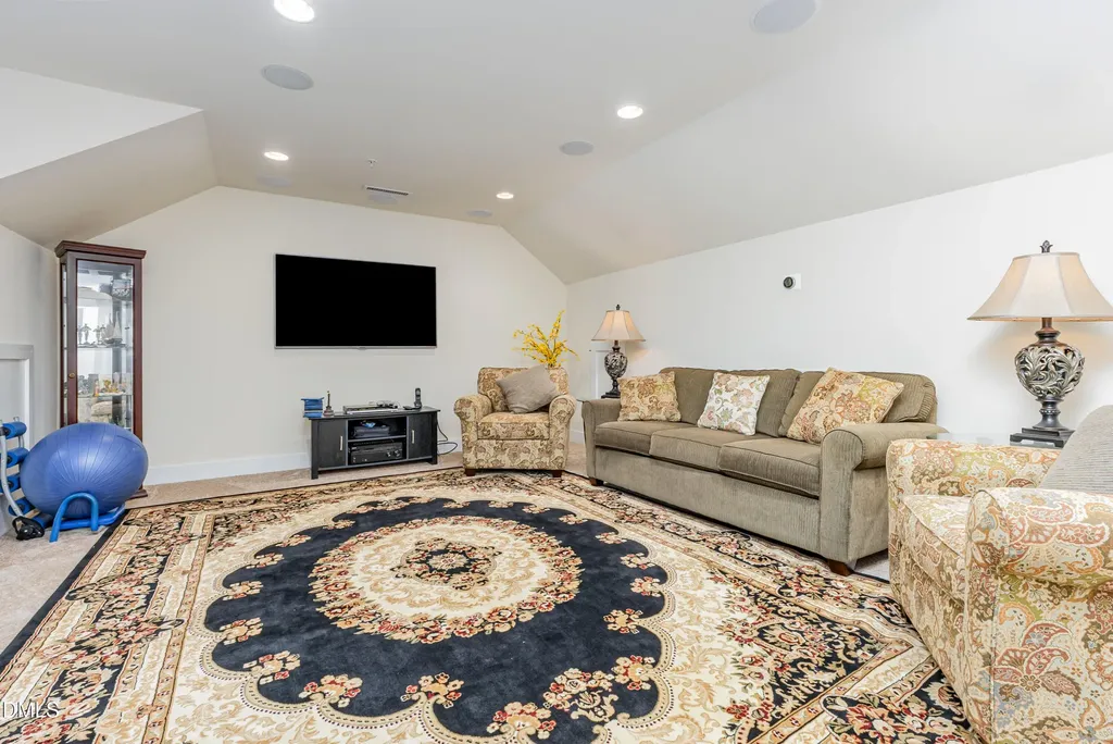 9202 Giralda Walk Raleigh NC 27617