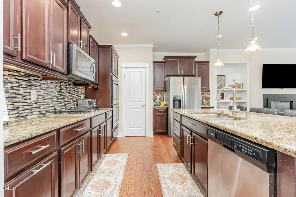 9202 Giralda Walk Raleigh NC 27617
