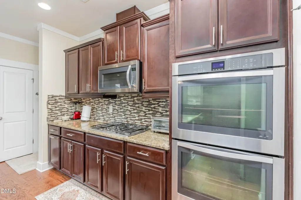 9202 Giralda Walk Raleigh NC 27617