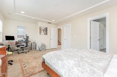 9202 Giralda Walk Raleigh NC 27617