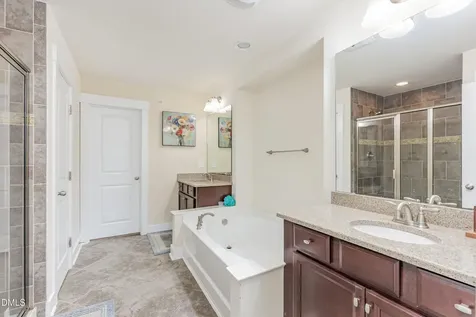 9202 Giralda Walk Raleigh NC 27617