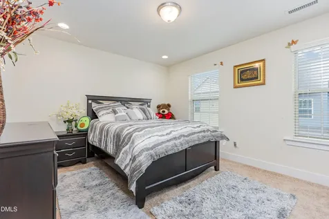 9202 Giralda Walk Raleigh NC 27617
