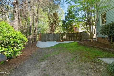 11 Knightsbridge Court Durham NC 27707
