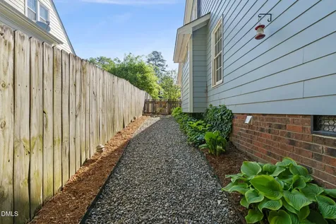 11 Knightsbridge Court Durham NC 27707