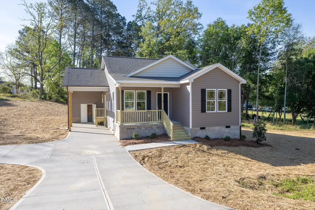 201 W Hamer Street Coats NC 27521