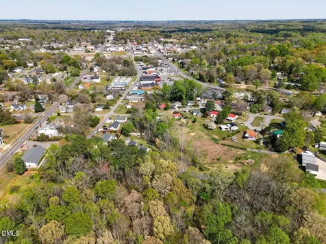 109 Colchester Avenue Siler City NC 27344
