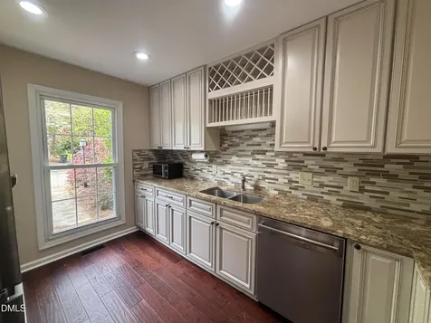 2716 Rue Sans Famille Raleigh NC 27607