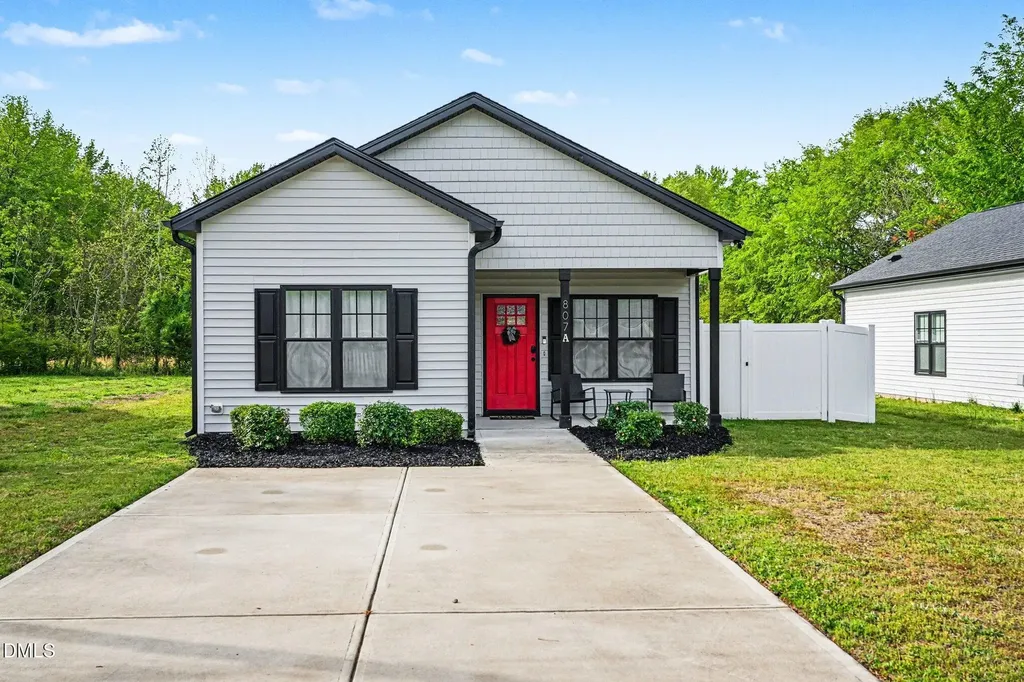 807 A Peedin Street Selma NC 27576