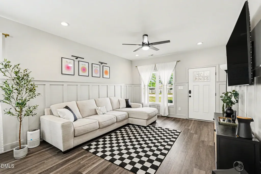 807 A Peedin Street Selma NC 27576