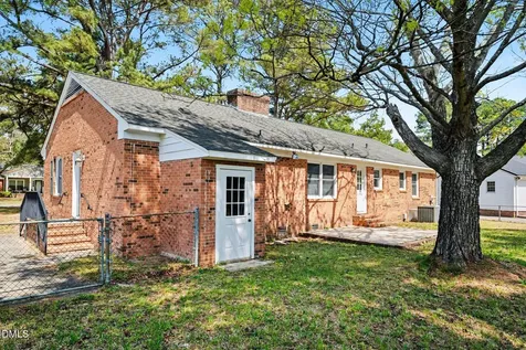 1506 Hart Goldsboro NC 27530