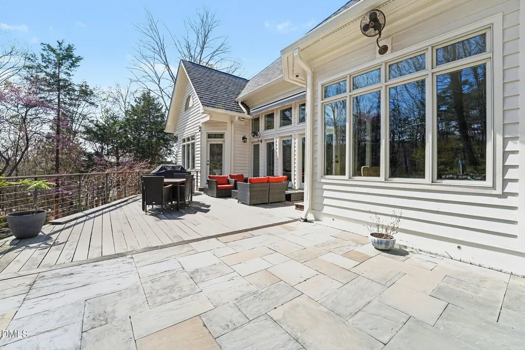 97514 Franklin Ridge Chapel Hill NC 27517
