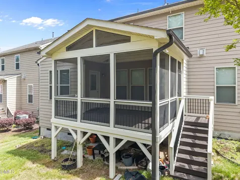 2048 Crampton Grove Way Cary NC 27519