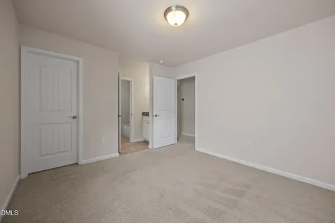 2048 Crampton Grove Way Cary NC 27519